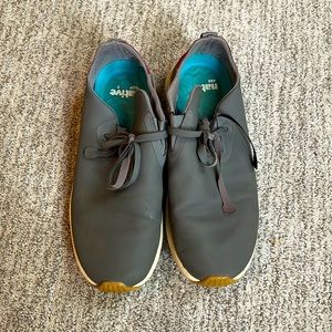 Gray women’s native tennis shoes size 6.5 womens or 5 mens